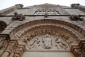 Dinan, porche de la basilique de Saint Sauveur 